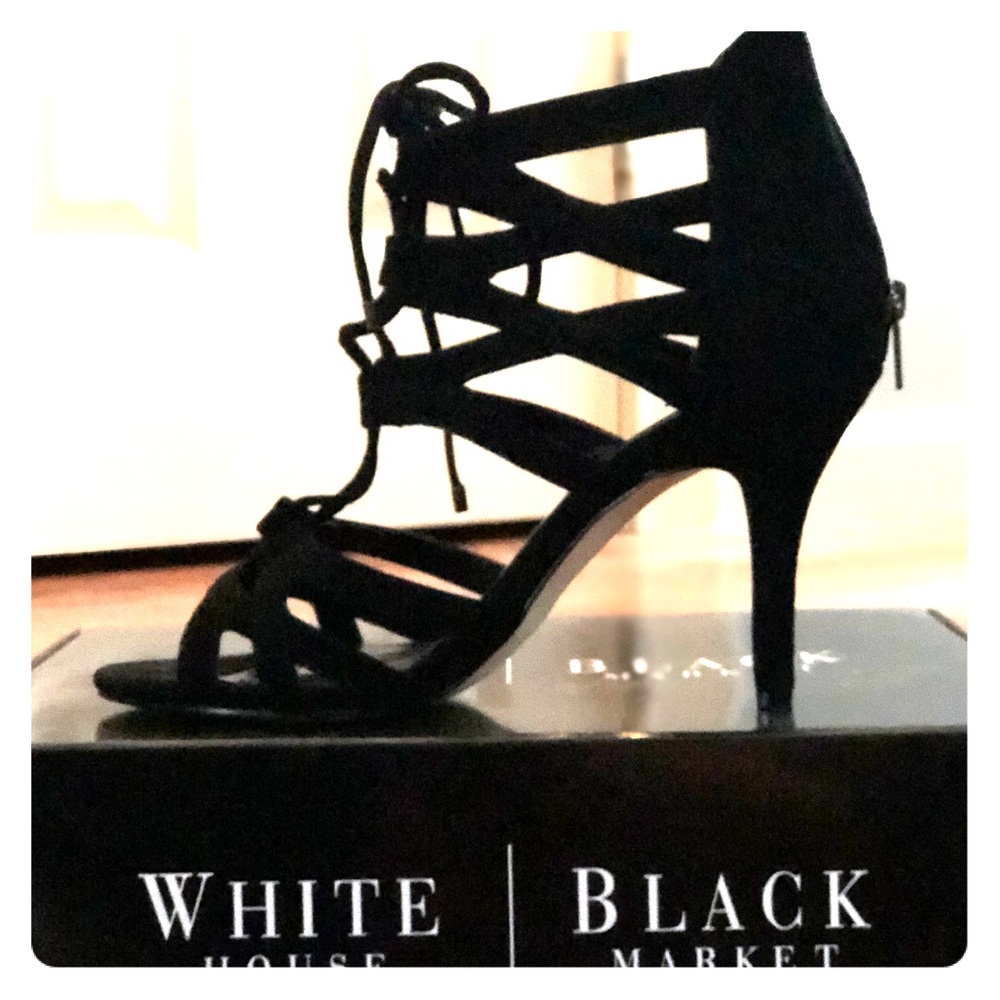 White House Black Market Chayne size 7.5